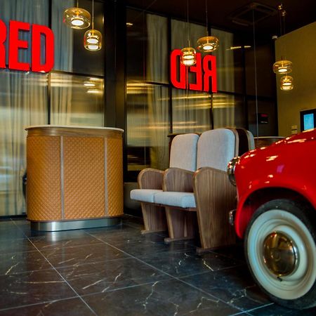 Hotel Radisson Red Belgrado Esterno foto