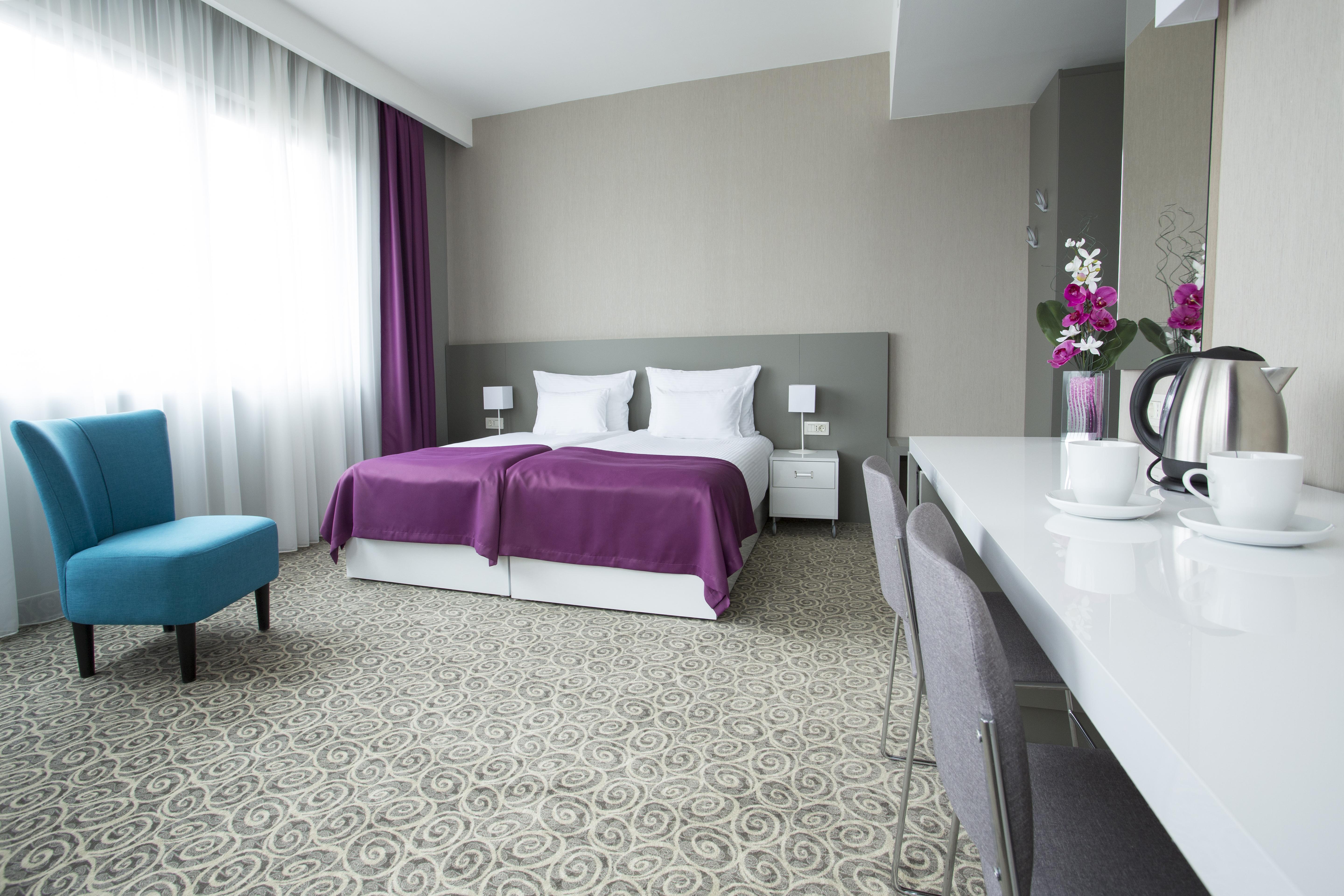 Hotel Radisson Red Belgrado Esterno foto