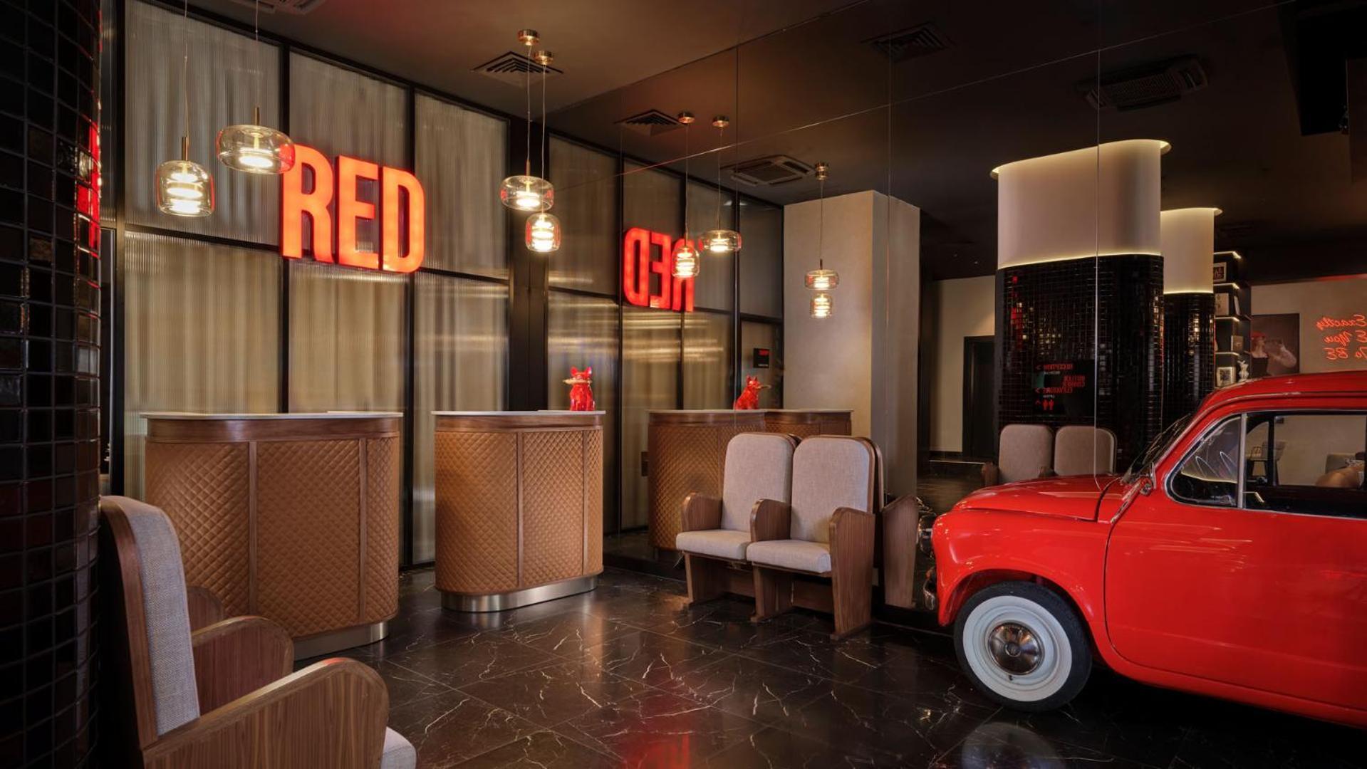 Hotel Radisson Red Belgrado Esterno foto